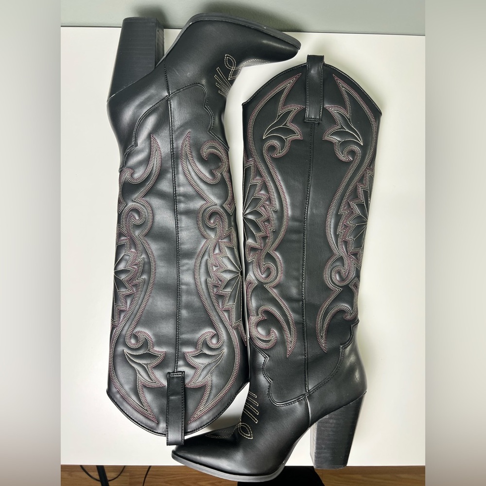 Steve Madden Black and Brown Heeled Boots - Picture 6 of 16